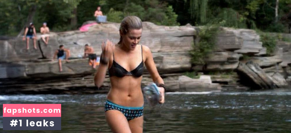 Rachael Taylor gallery photo #37