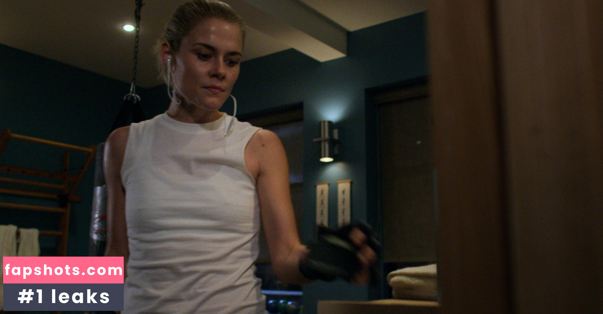 Rachael Taylor gallery photo #45