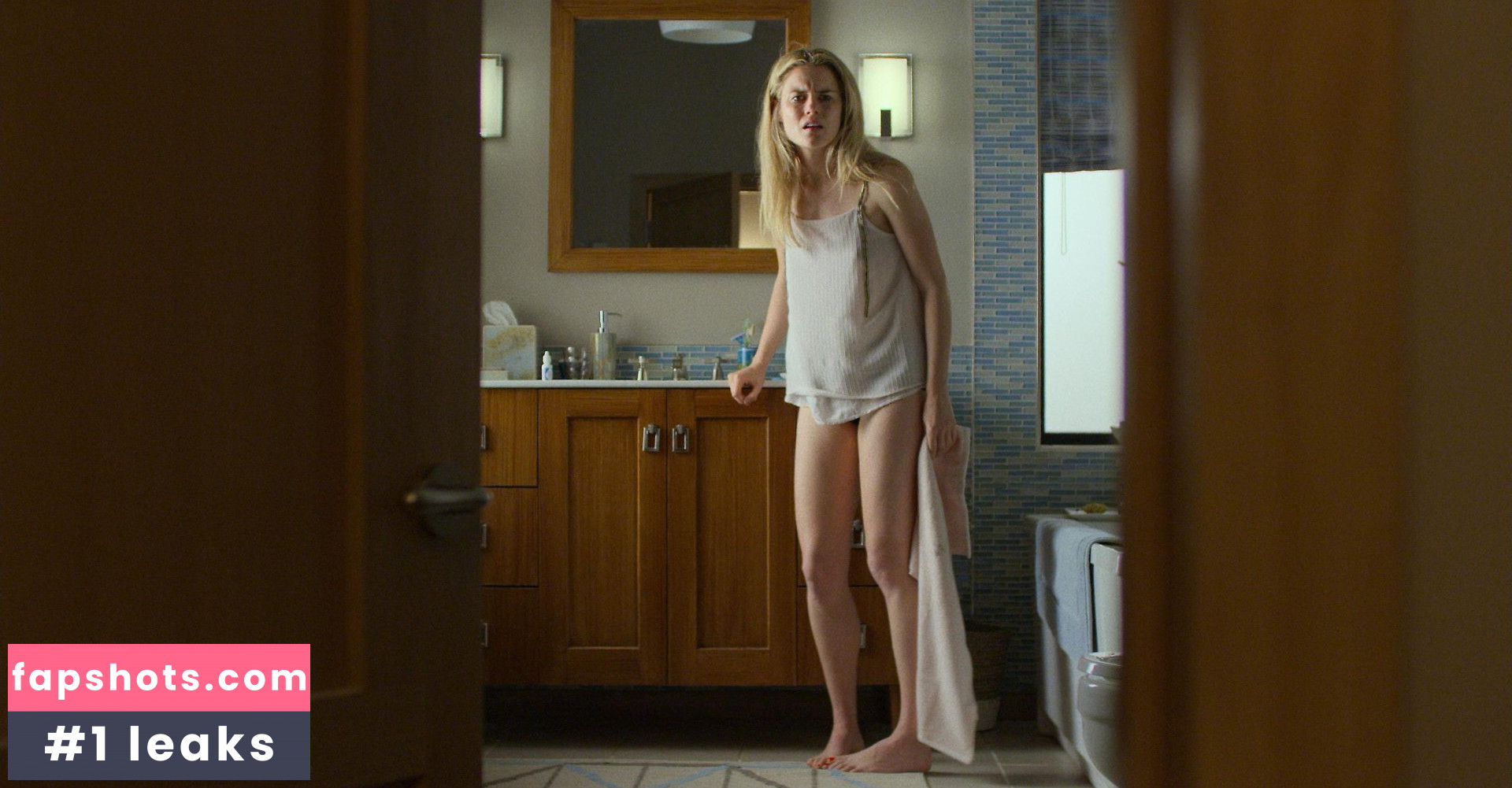 Rachael Taylor gallery photo #46