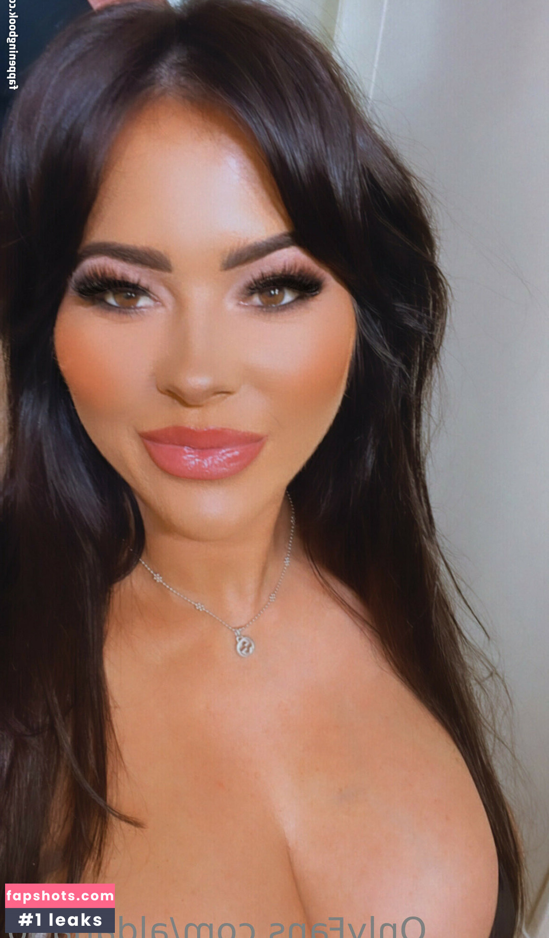 Rachel Aldana gallery photo #12