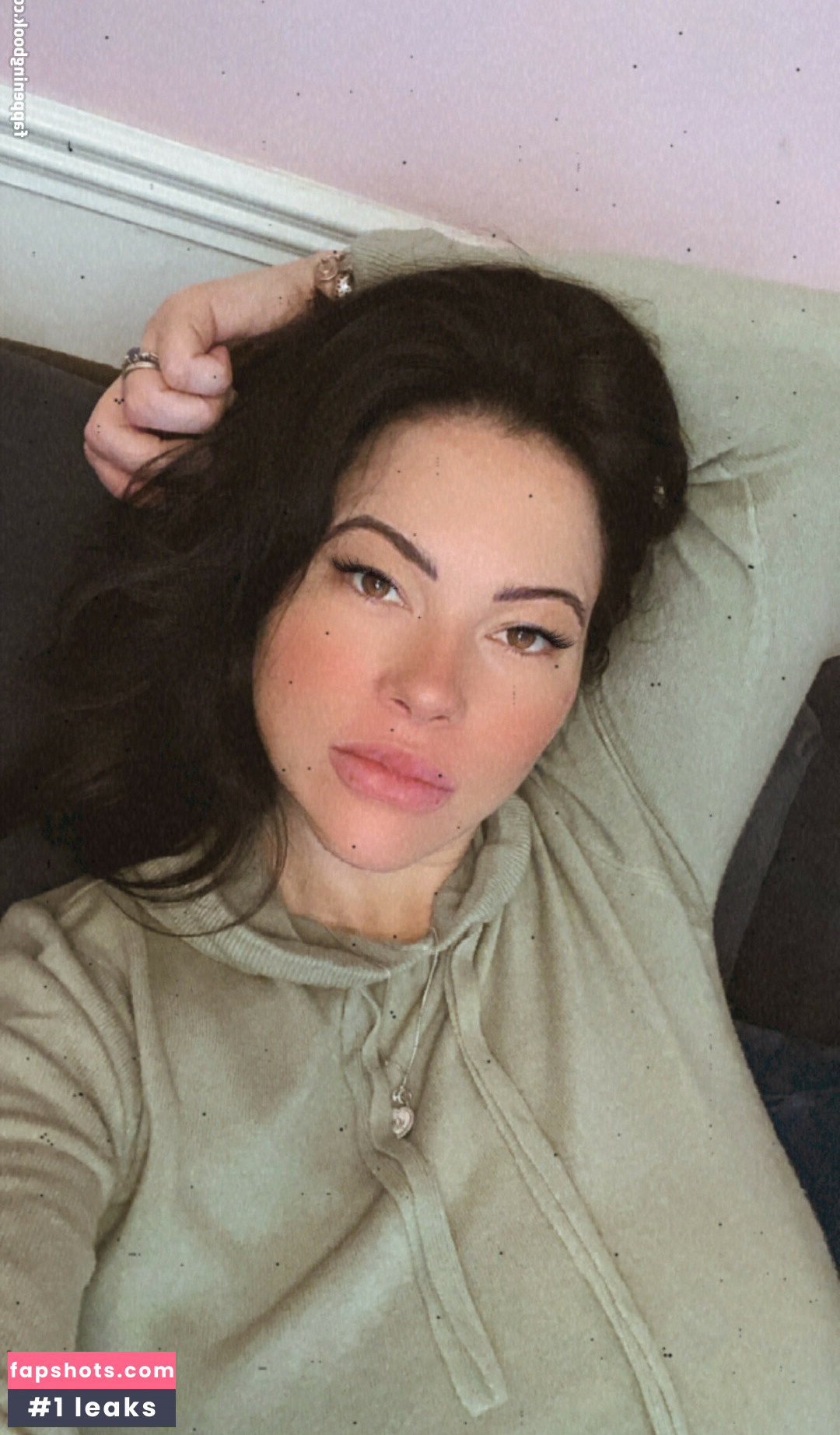 Rachel Aldana gallery photo #34