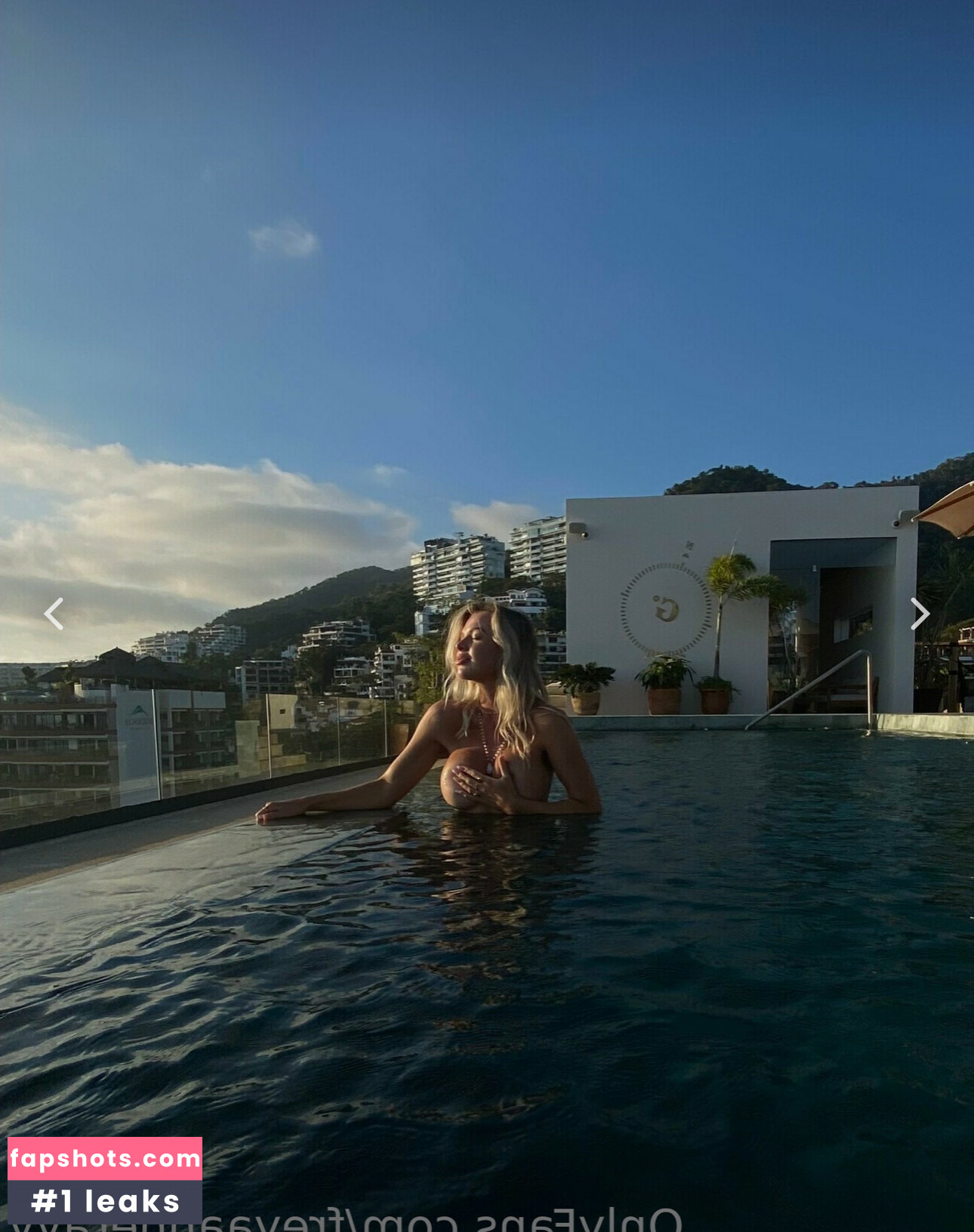 Rachel Anne Rayy gallery photo #11