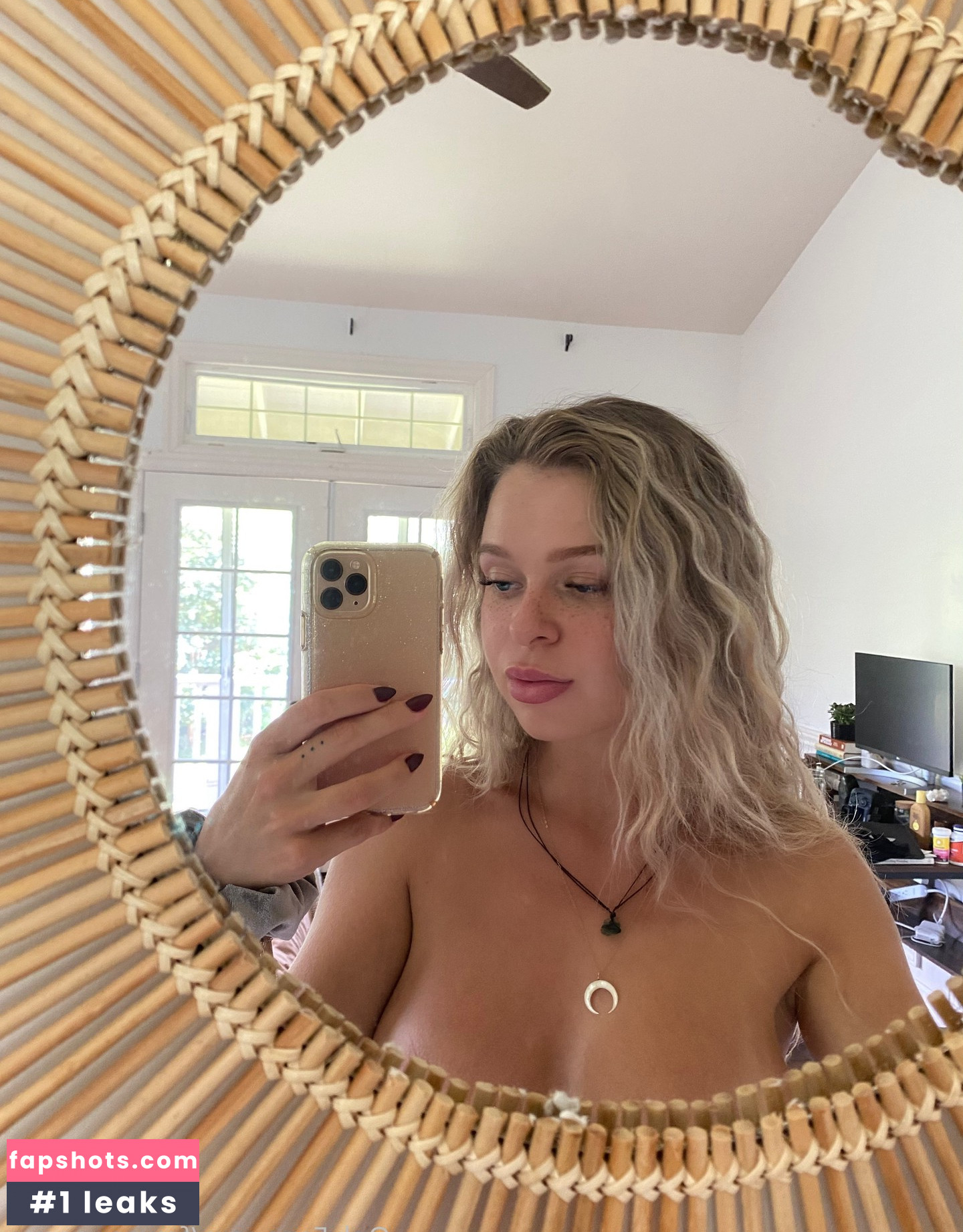 Rachel Anne Rayy gallery photo #106