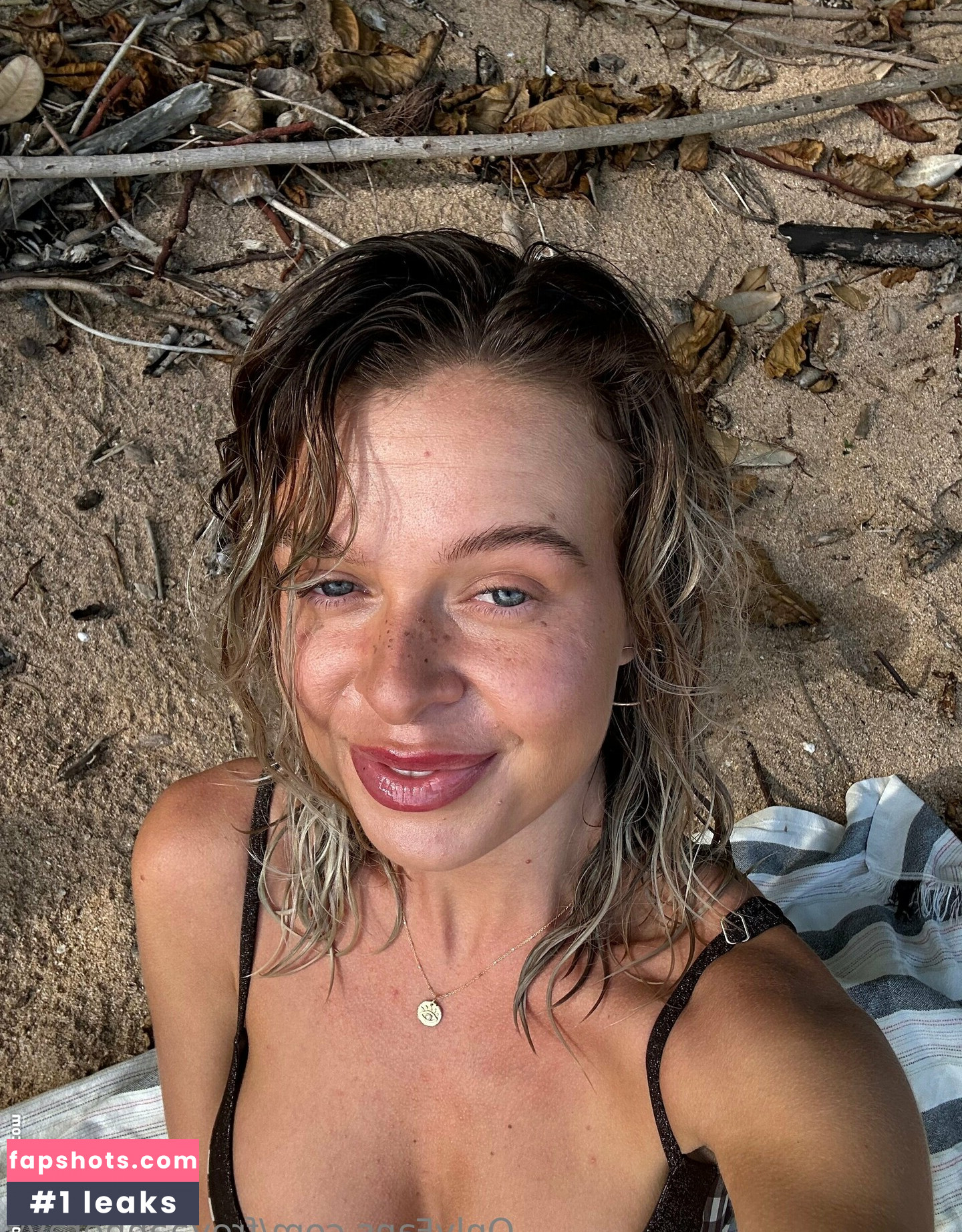 Rachel Anne Rayy gallery photo #16