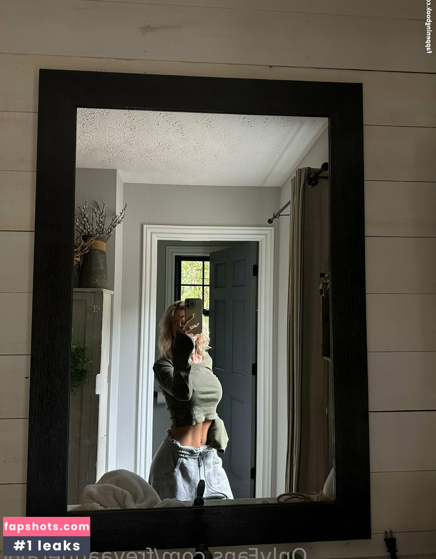 Rachel Anne Rayy gallery photo #52