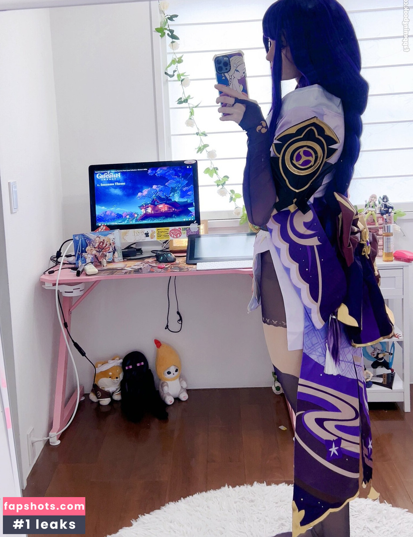 Rachel Blossom gallery photo #20