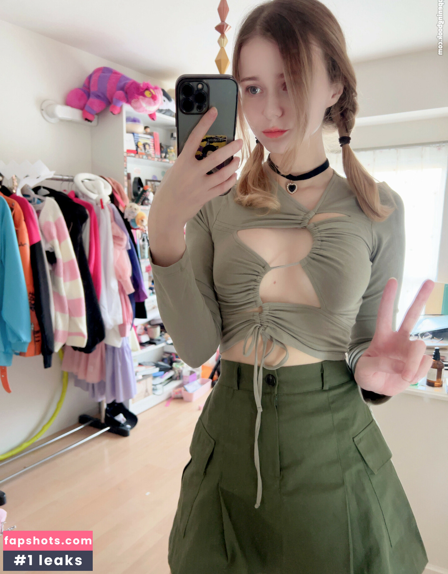 Rachel Blossom gallery photo #28