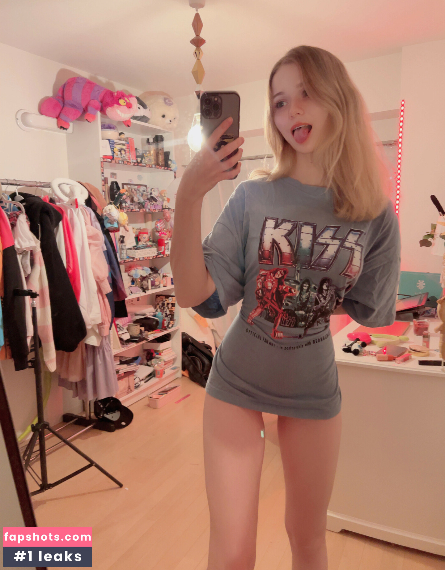 Rachel Blossom gallery photo #29