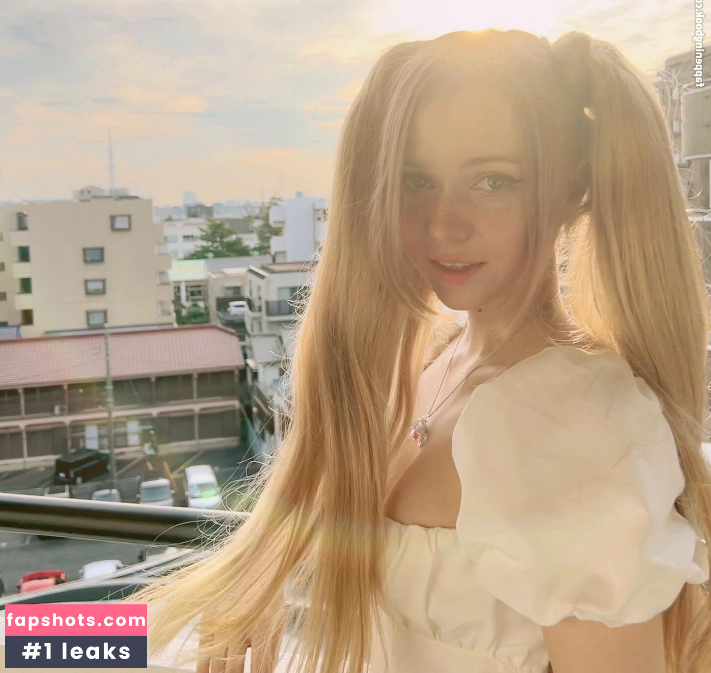 Rachel Blossom gallery photo #32