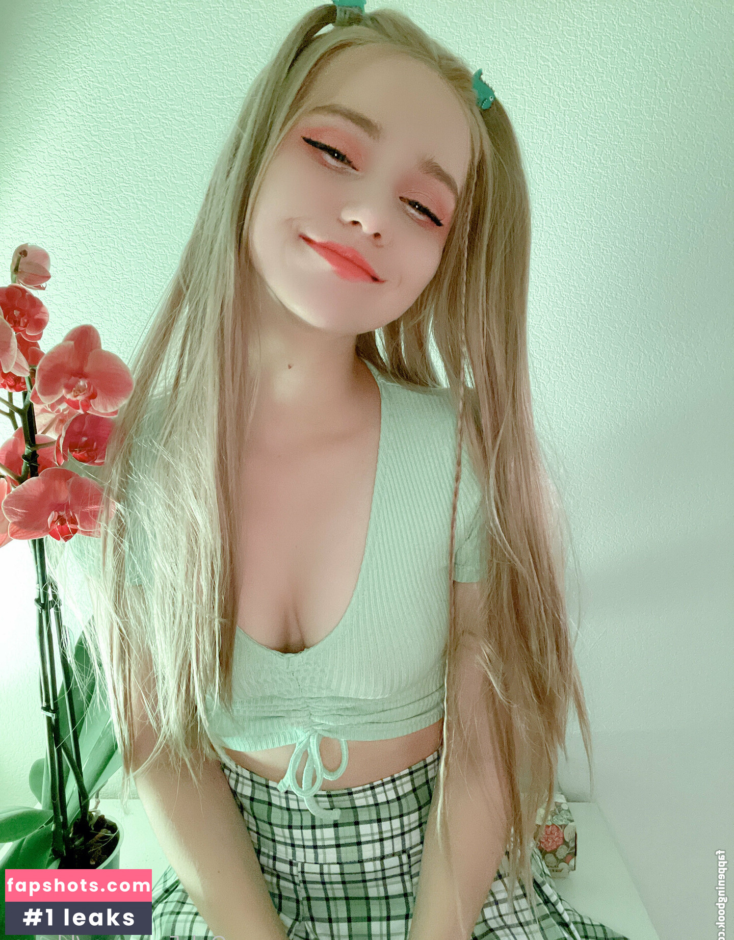 Rachel Blossom gallery photo #49