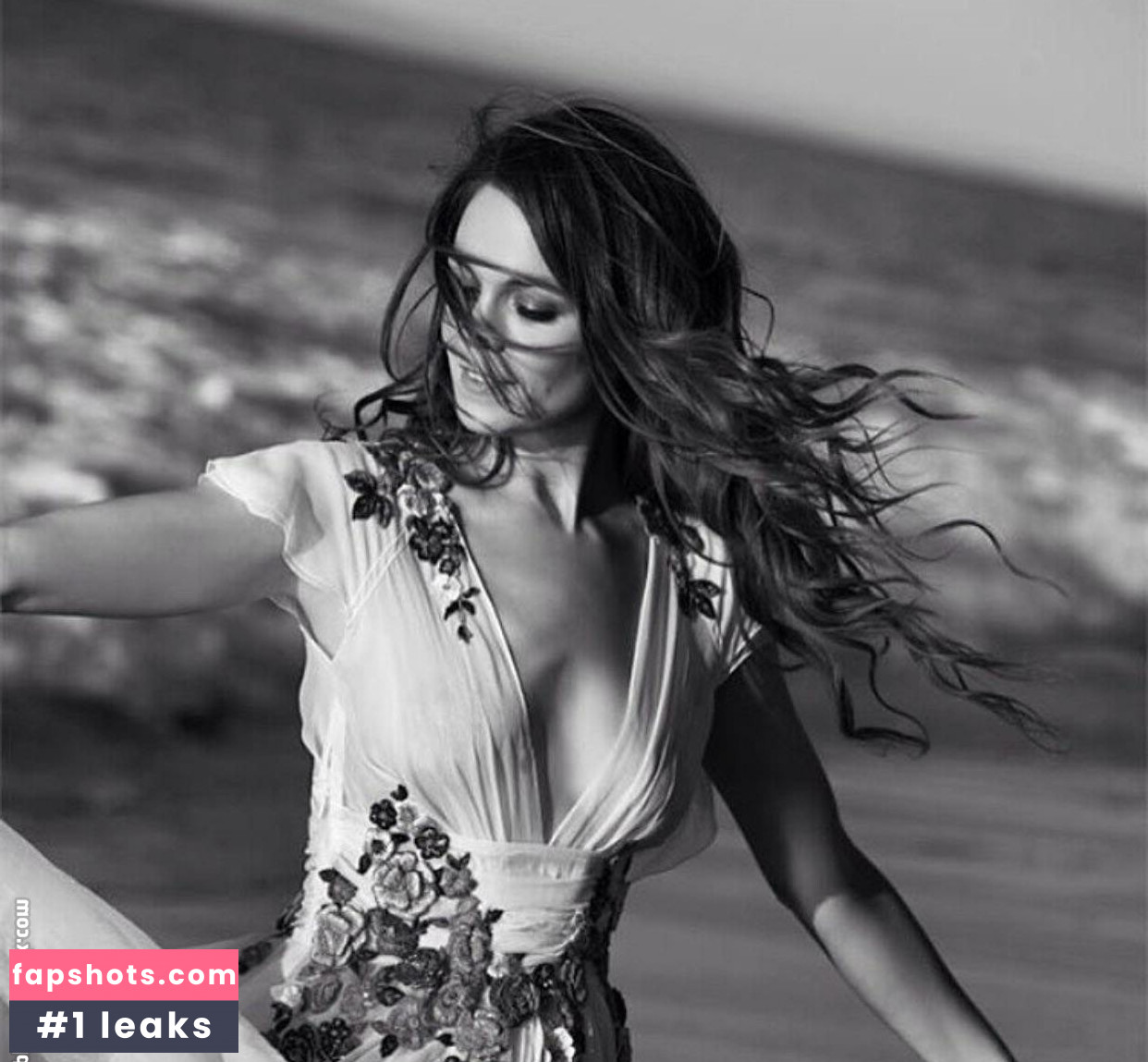 Rachel Boston gallery photo #14