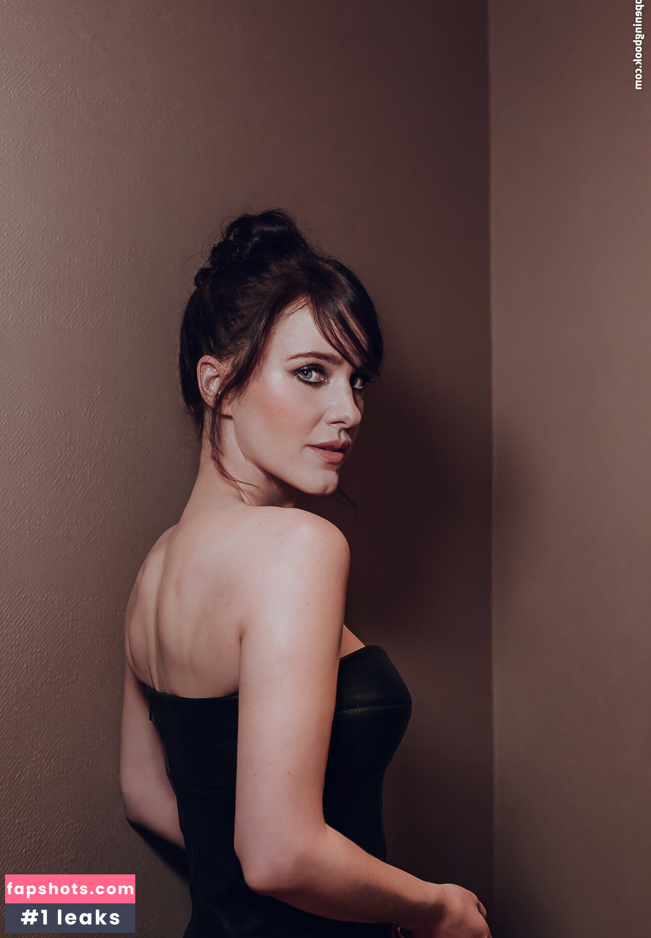 Rachel Brosnahan gallery photo #17