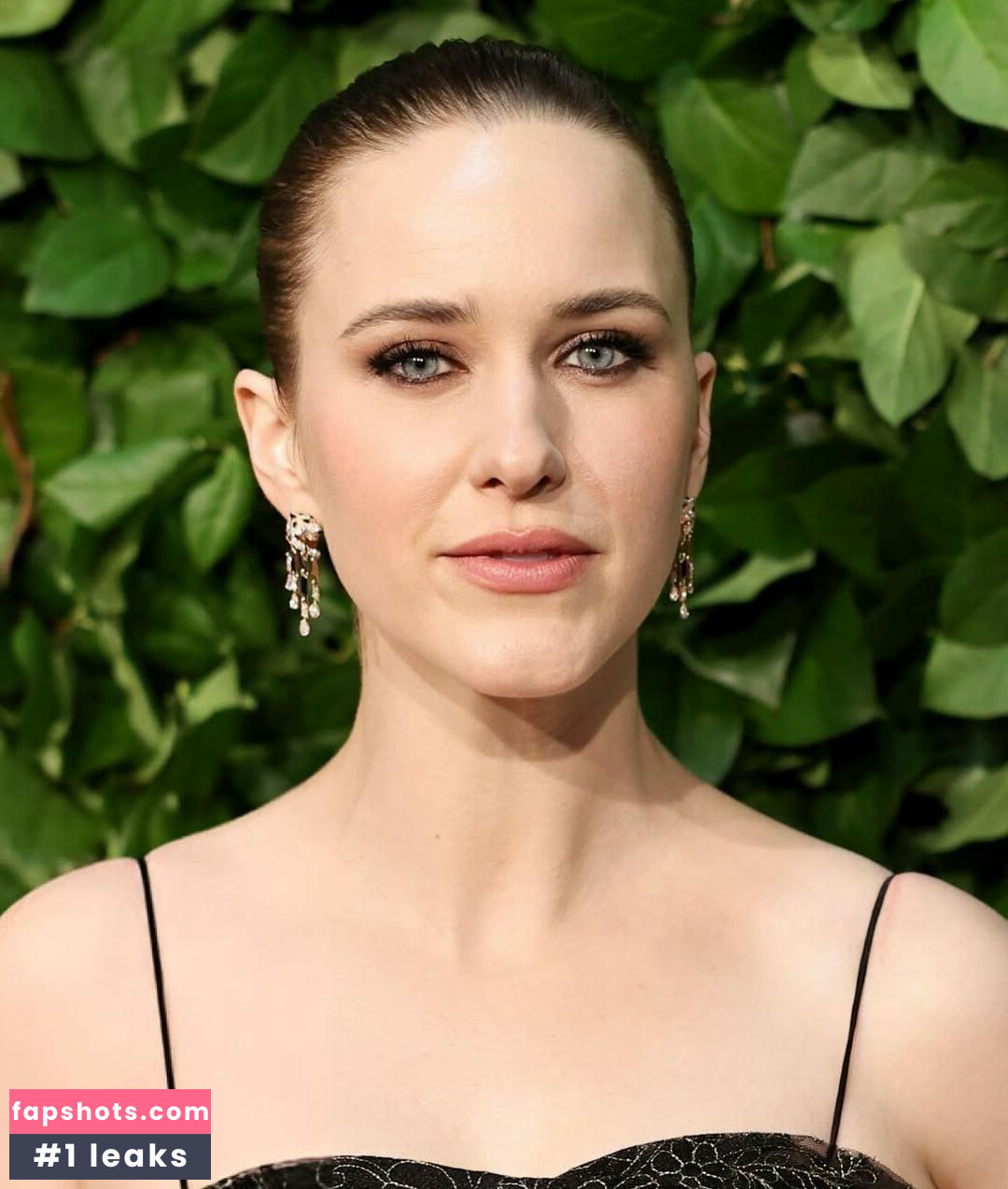 Rachel Brosnahan gallery photo #168