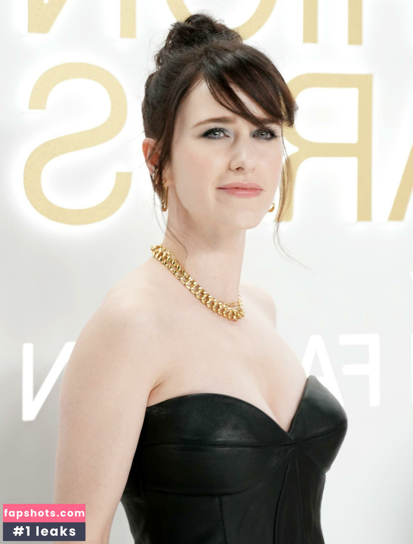 Rachel Brosnahan gallery photo #23