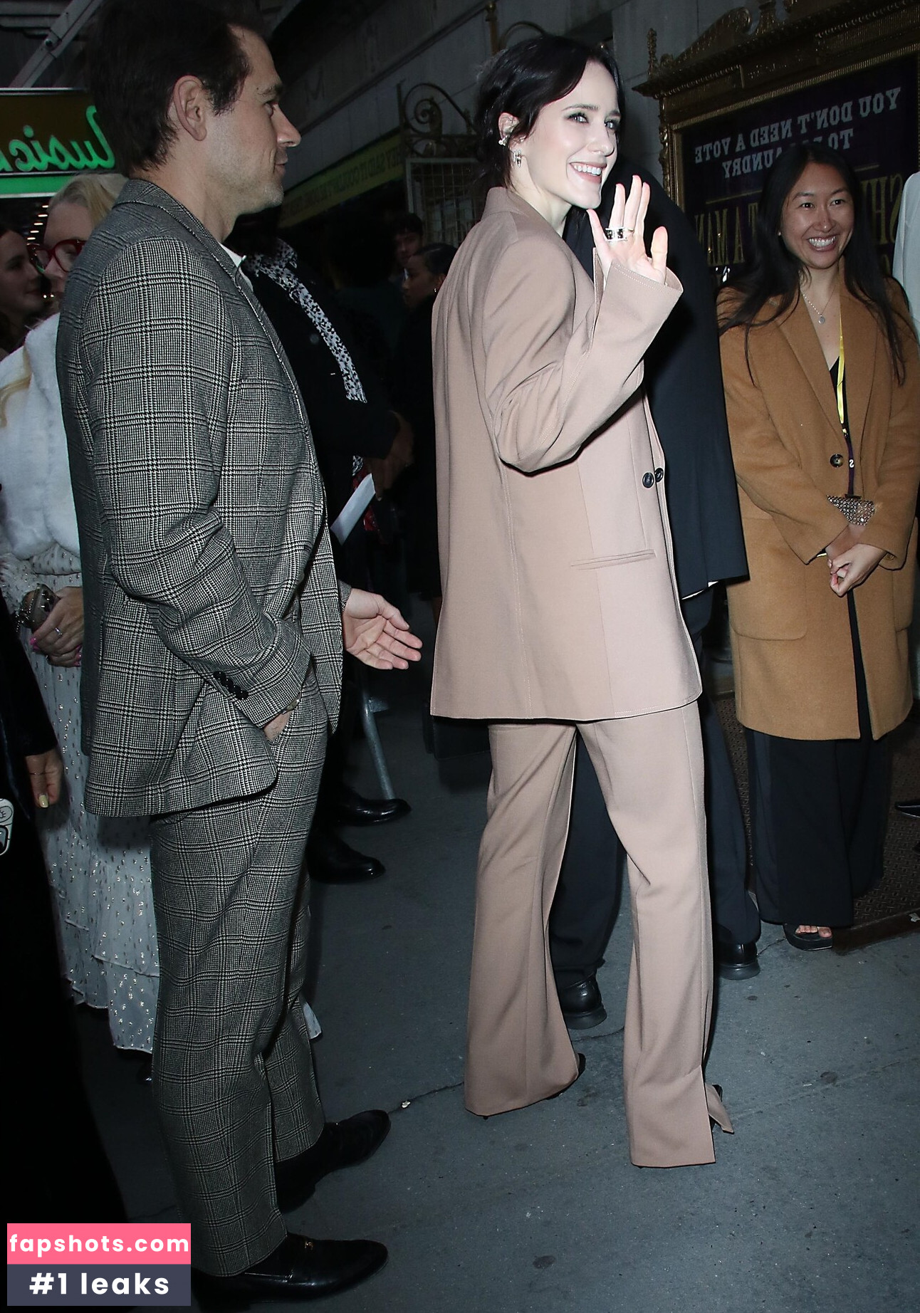 Rachel Brosnahan gallery photo #233