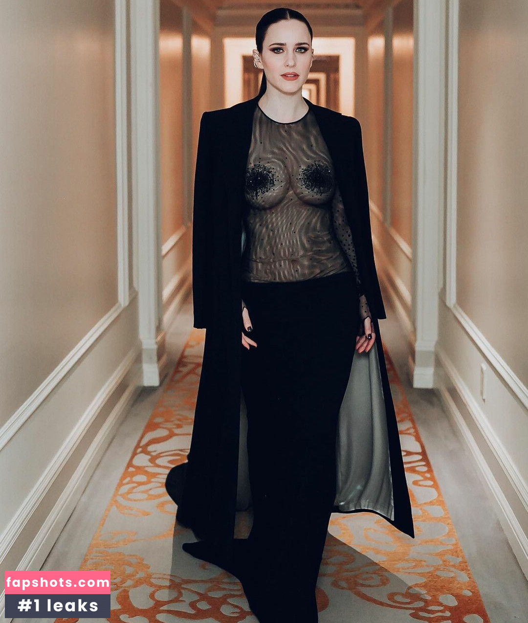 Rachel Brosnahan gallery photo #244