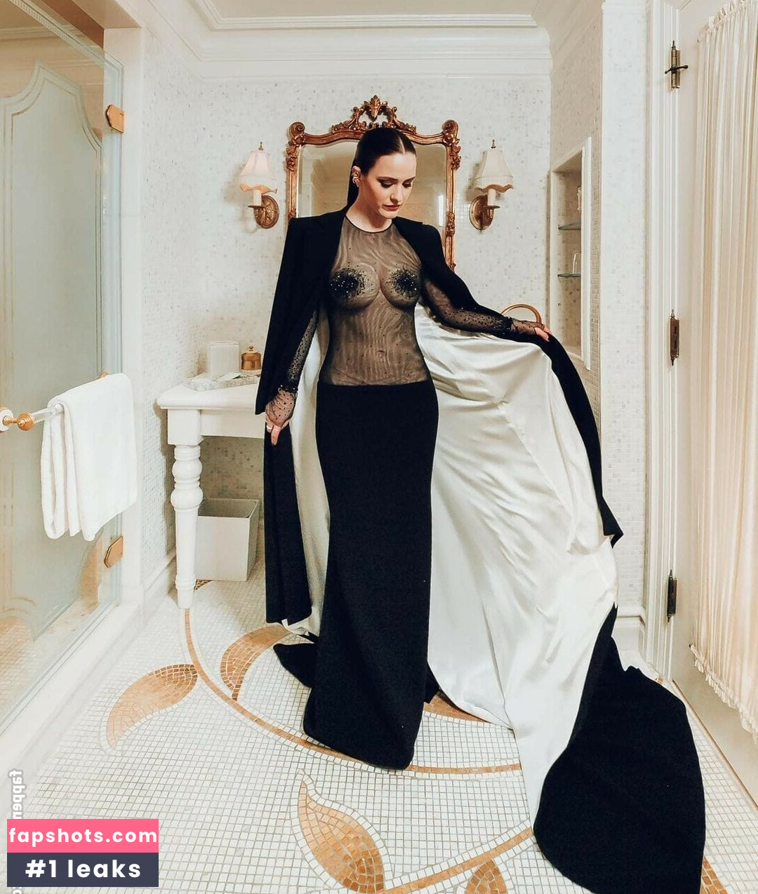 Rachel Brosnahan gallery photo #245