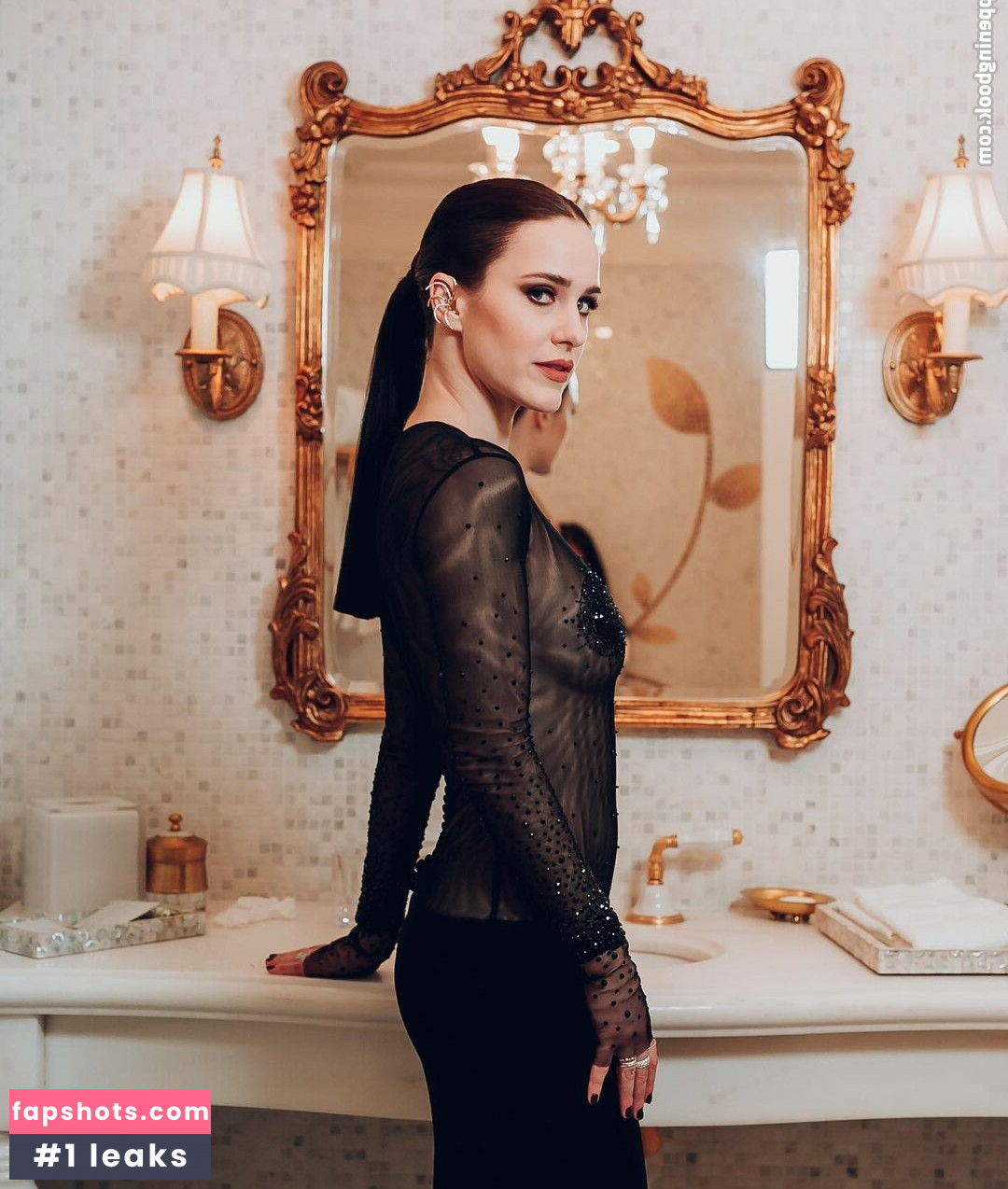 Rachel Brosnahan gallery photo #248