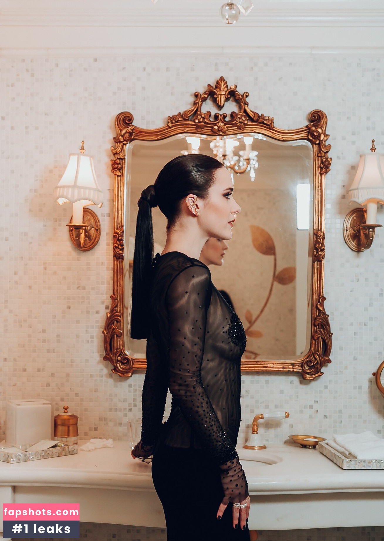 Rachel Brosnahan gallery photo #249