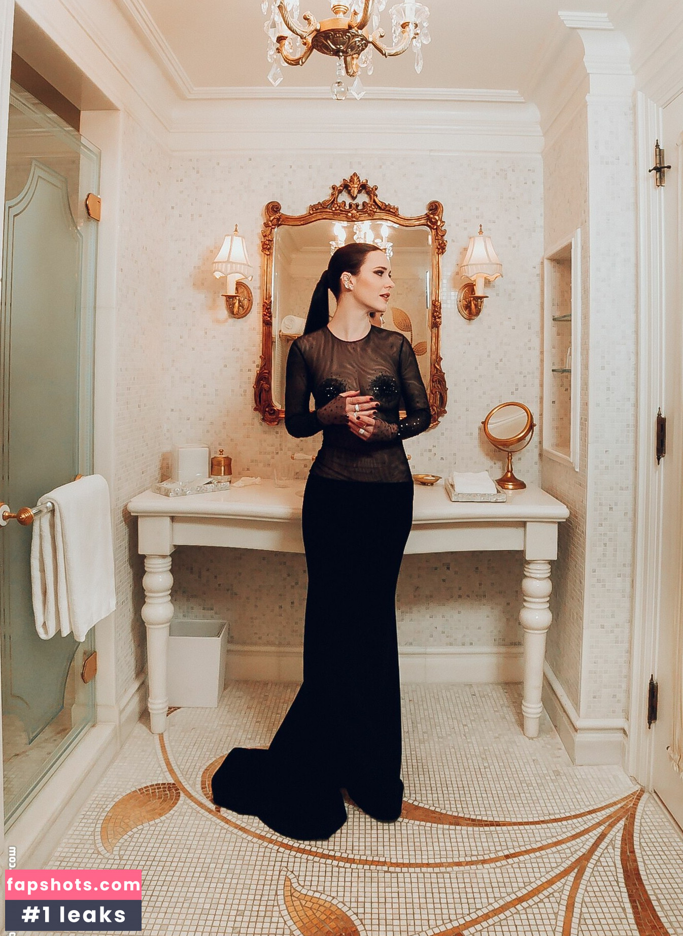 Rachel Brosnahan gallery photo #257