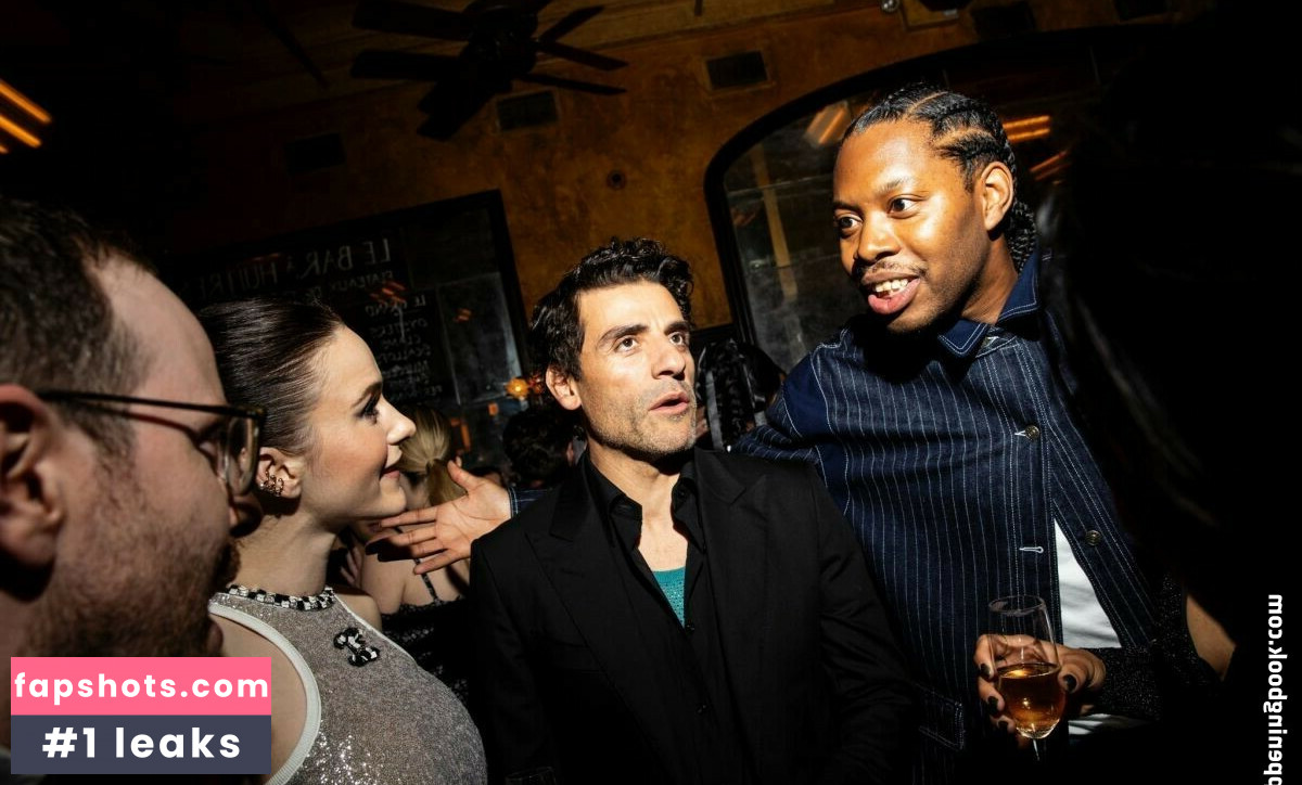 Rachel Brosnahan gallery photo #294