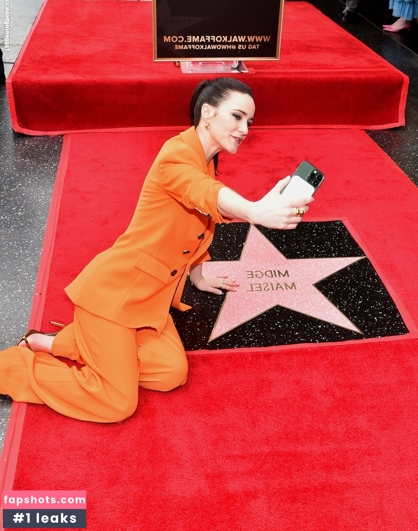 Rachel Brosnahan gallery photo #298