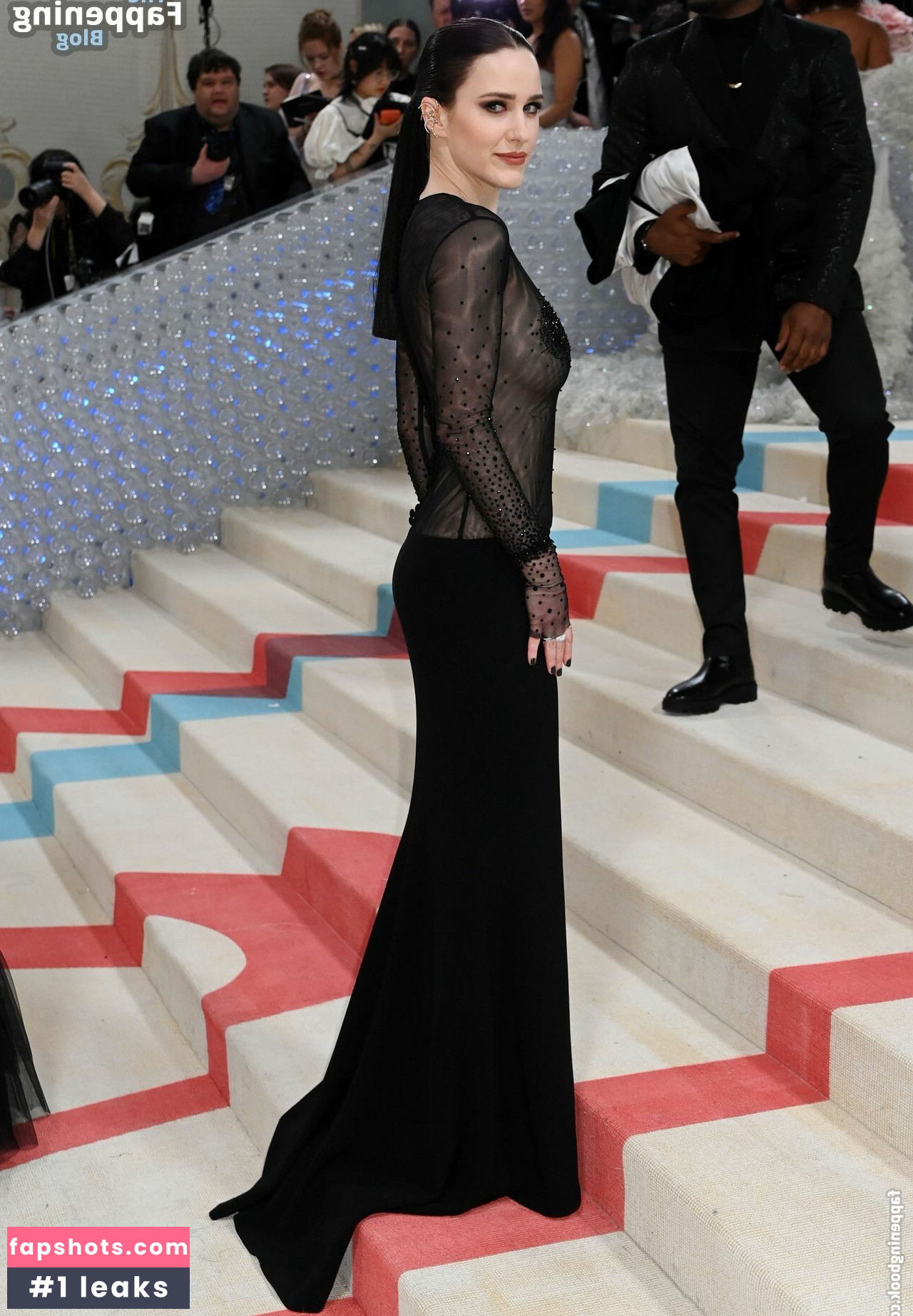 Rachel Brosnahan gallery photo #324