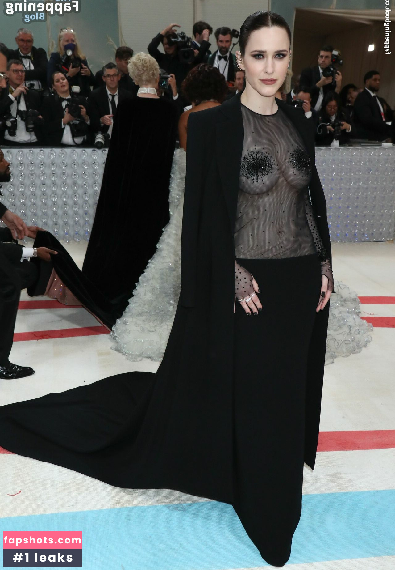 Rachel Brosnahan gallery photo #337