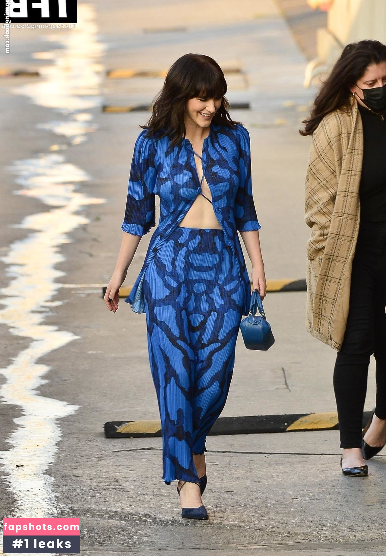 Rachel Brosnahan gallery photo #381