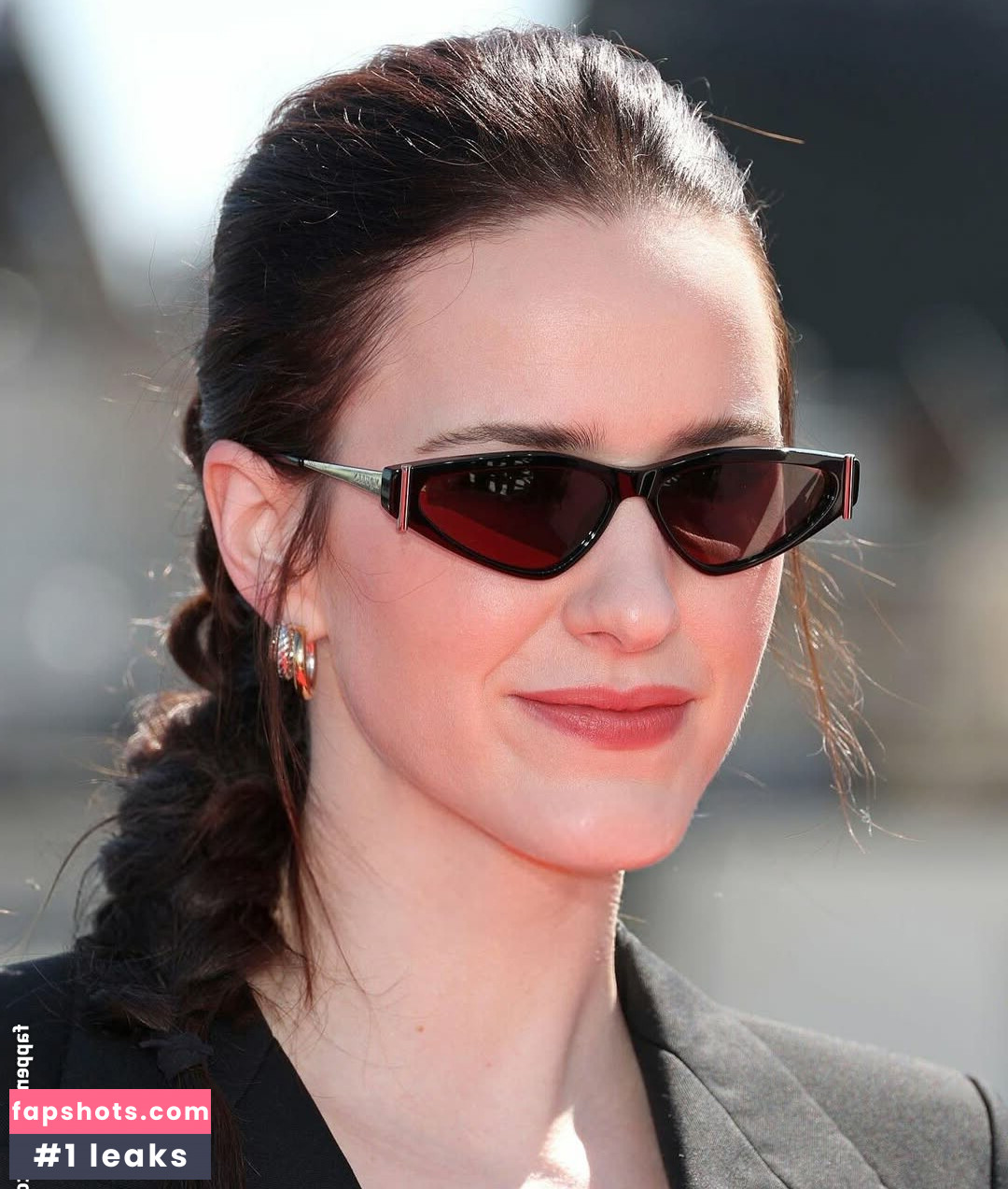 Rachel Brosnahan gallery photo #44