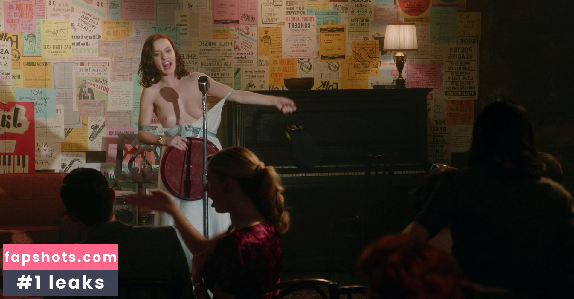 Rachel Brosnahan gallery photo #450