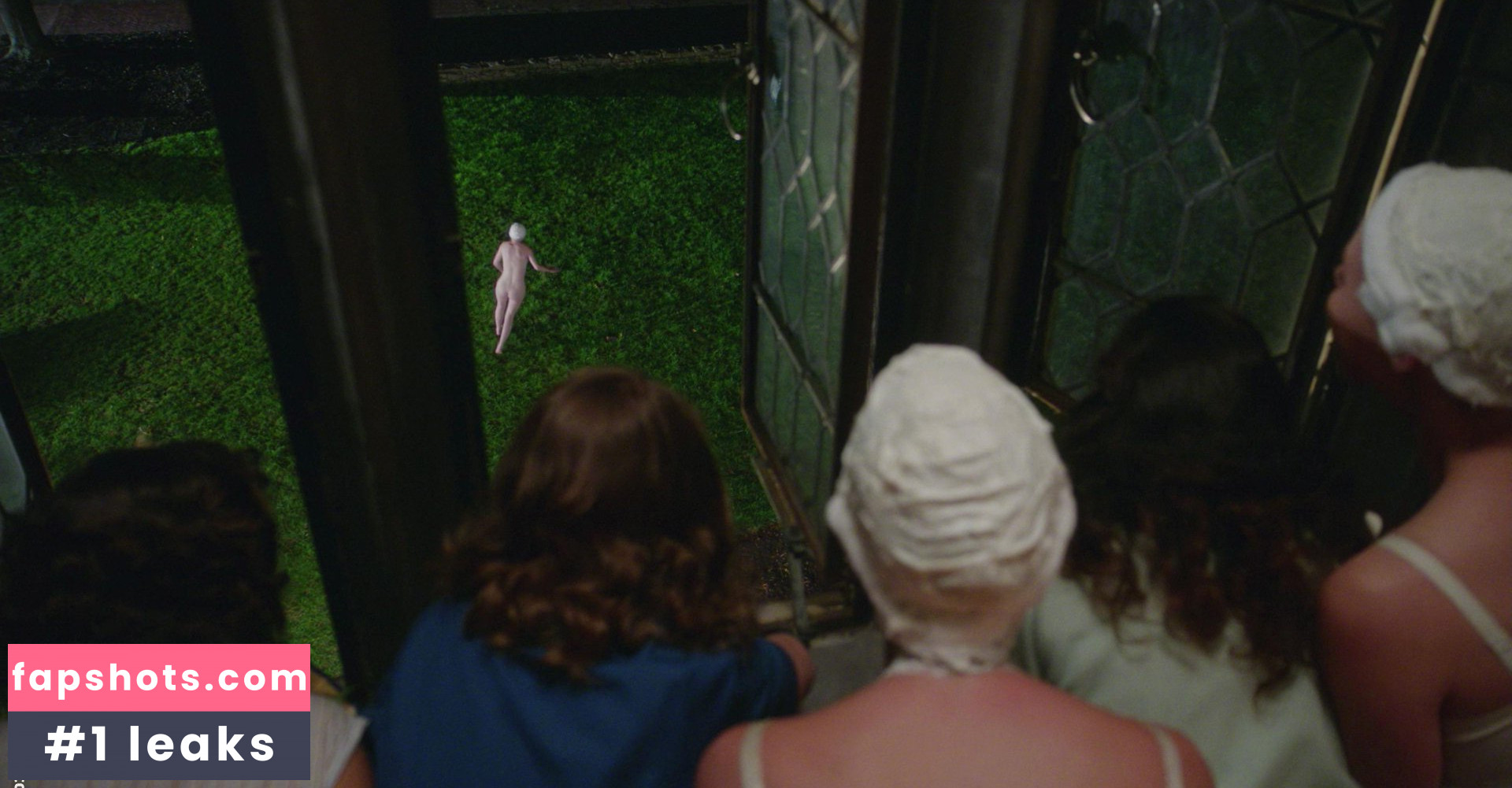 Rachel Brosnahan gallery photo #453