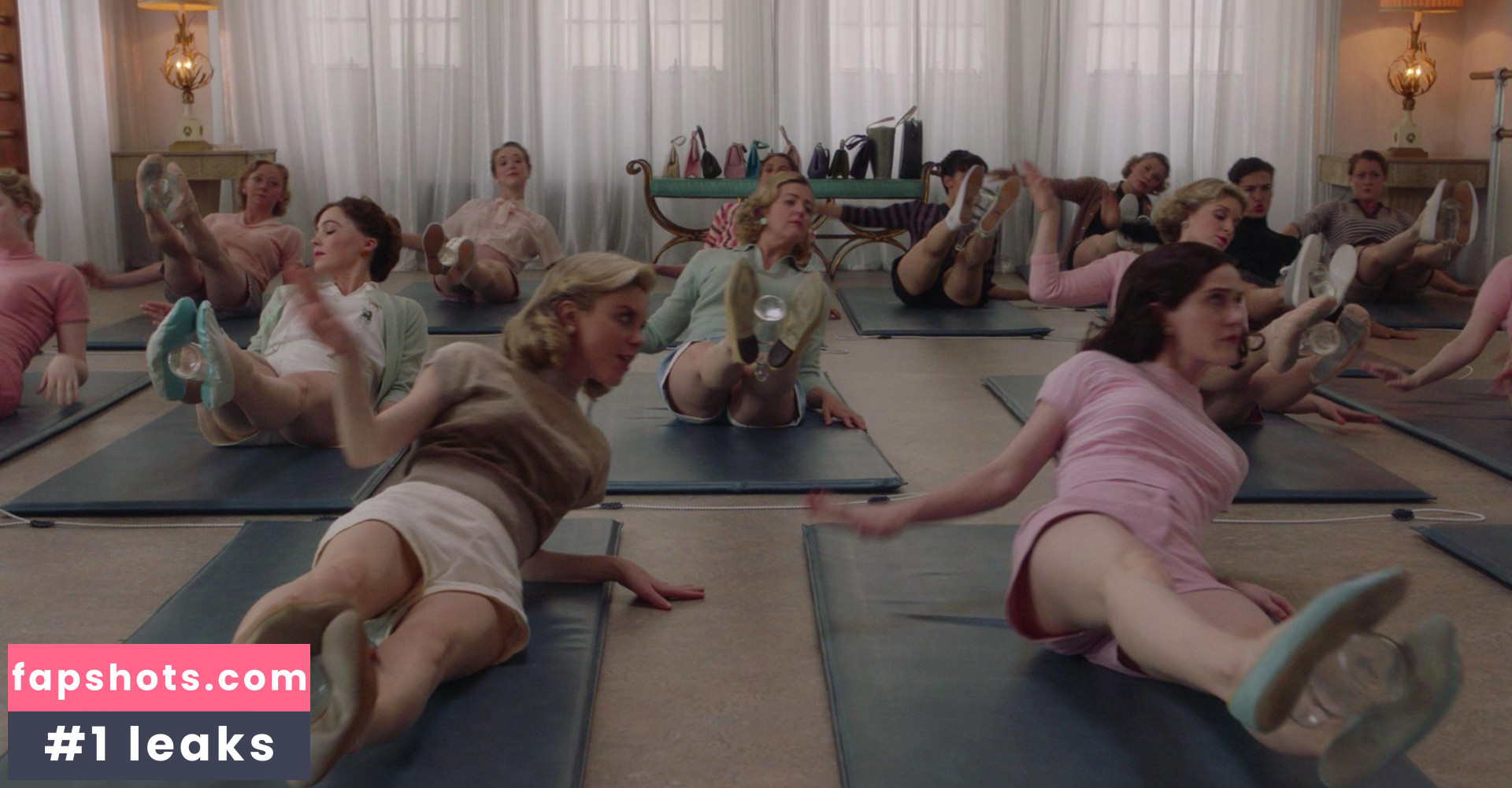 Rachel Brosnahan gallery photo #455