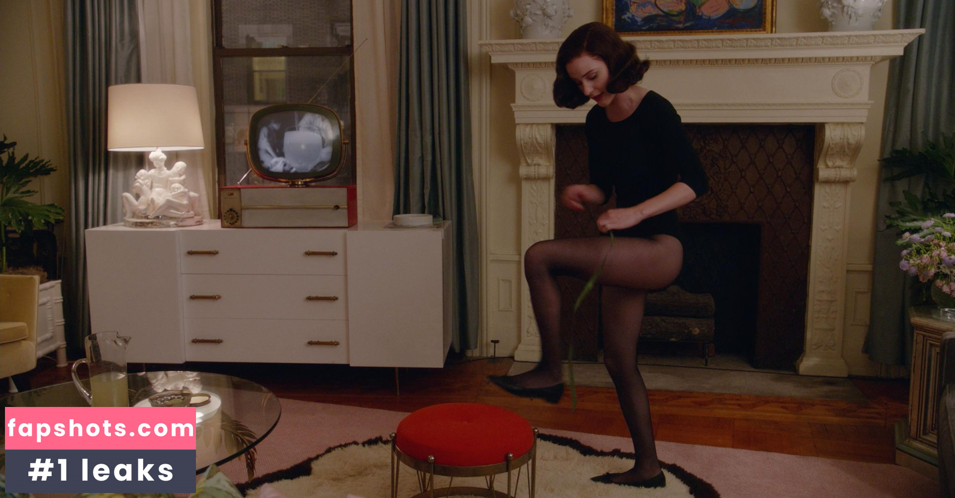 Rachel Brosnahan gallery photo #460