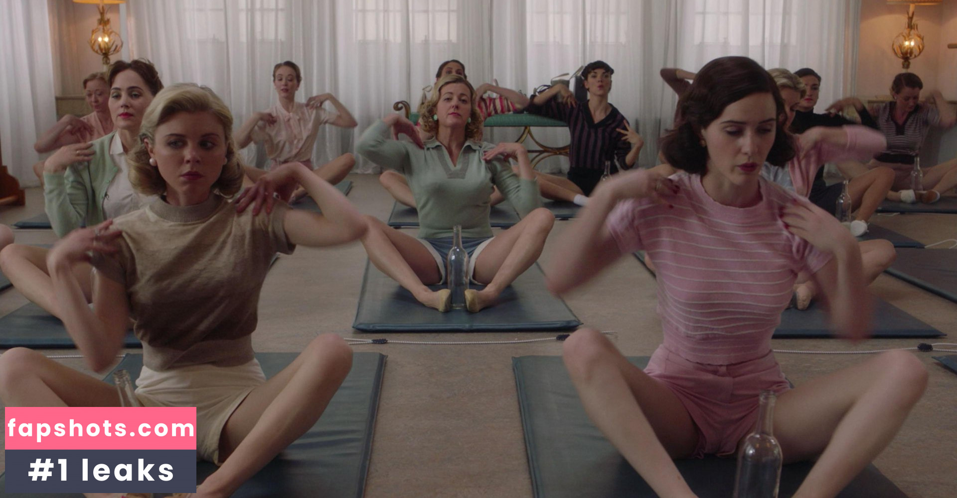 Rachel Brosnahan gallery photo #461