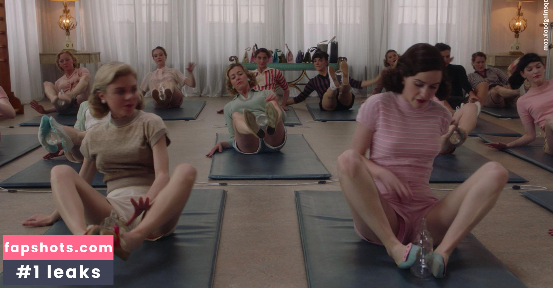 Rachel Brosnahan gallery photo #464