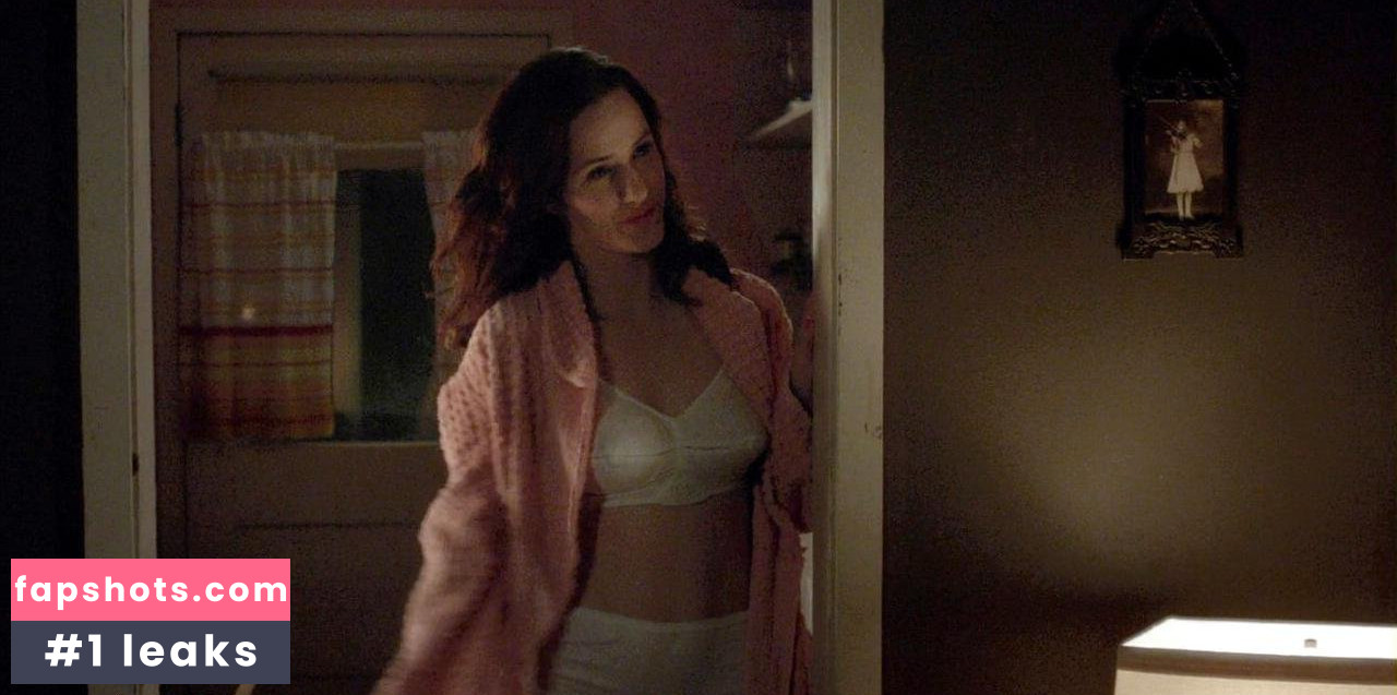 Rachel Brosnahan gallery photo #482