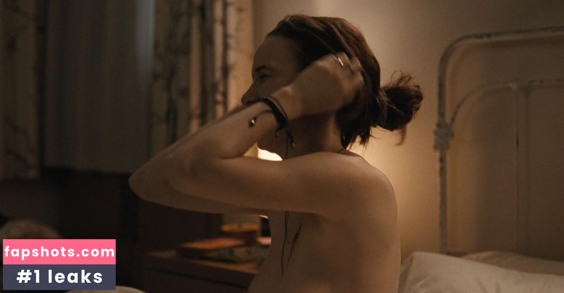 Rachel Brosnahan gallery photo #490