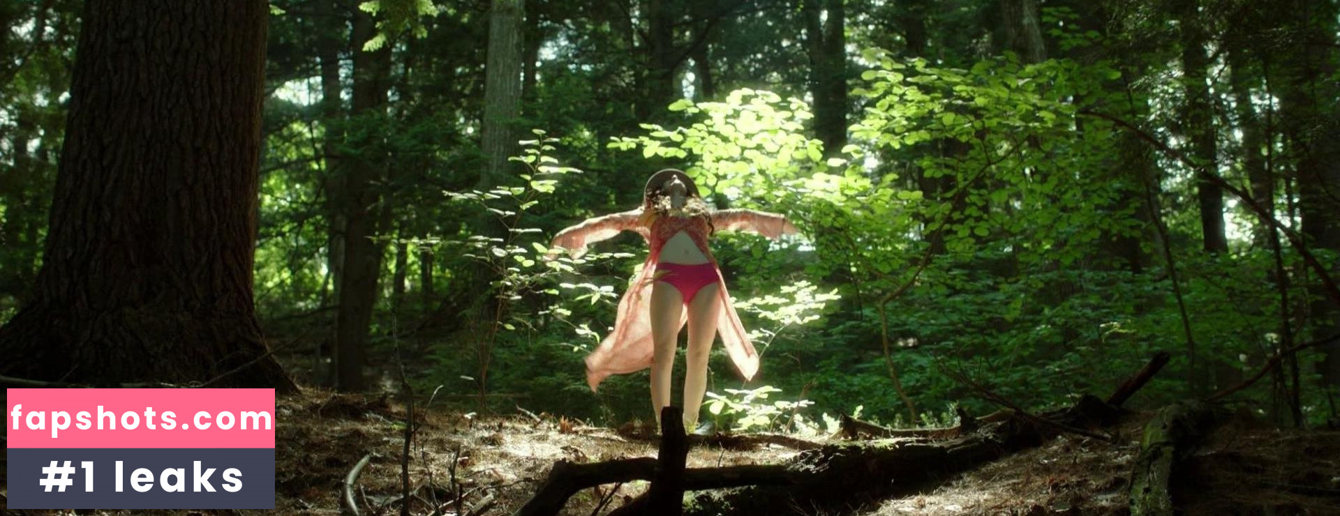 Rachel Brosnahan gallery photo #497