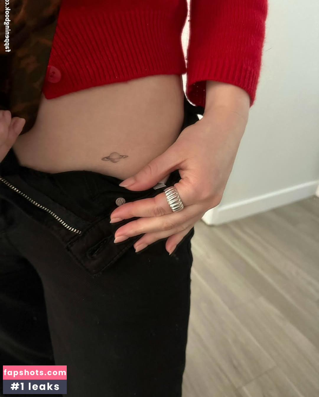 Rachel Brosnahan gallery photo #7