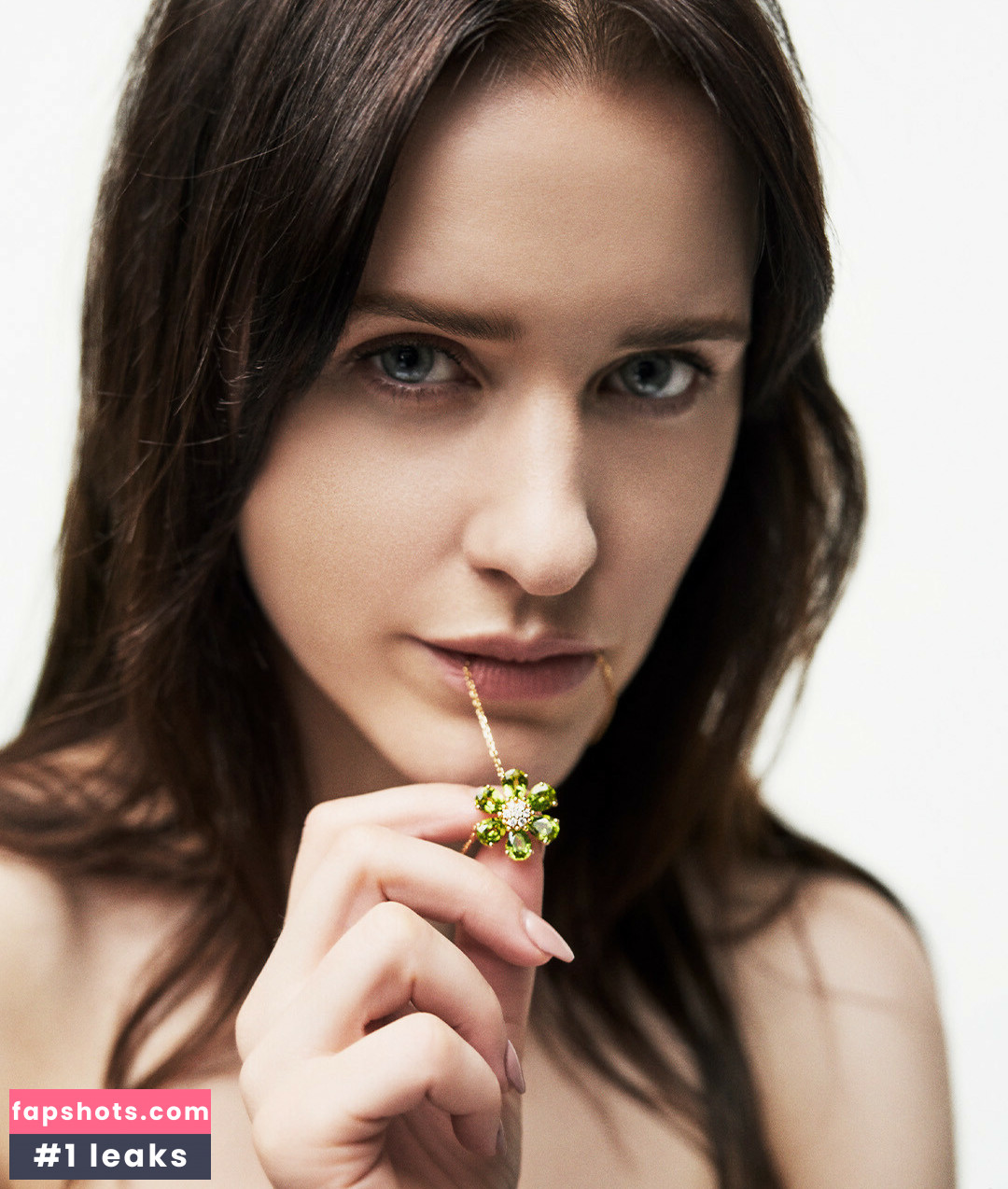 Rachel Brosnahan gallery photo #63