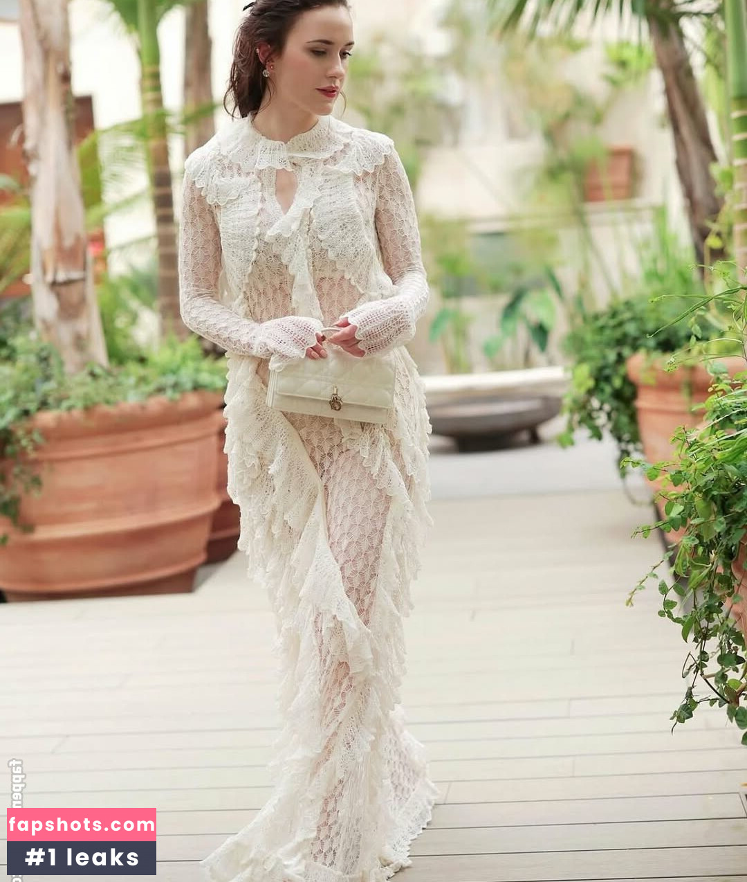 Rachel Brosnahan gallery photo #69