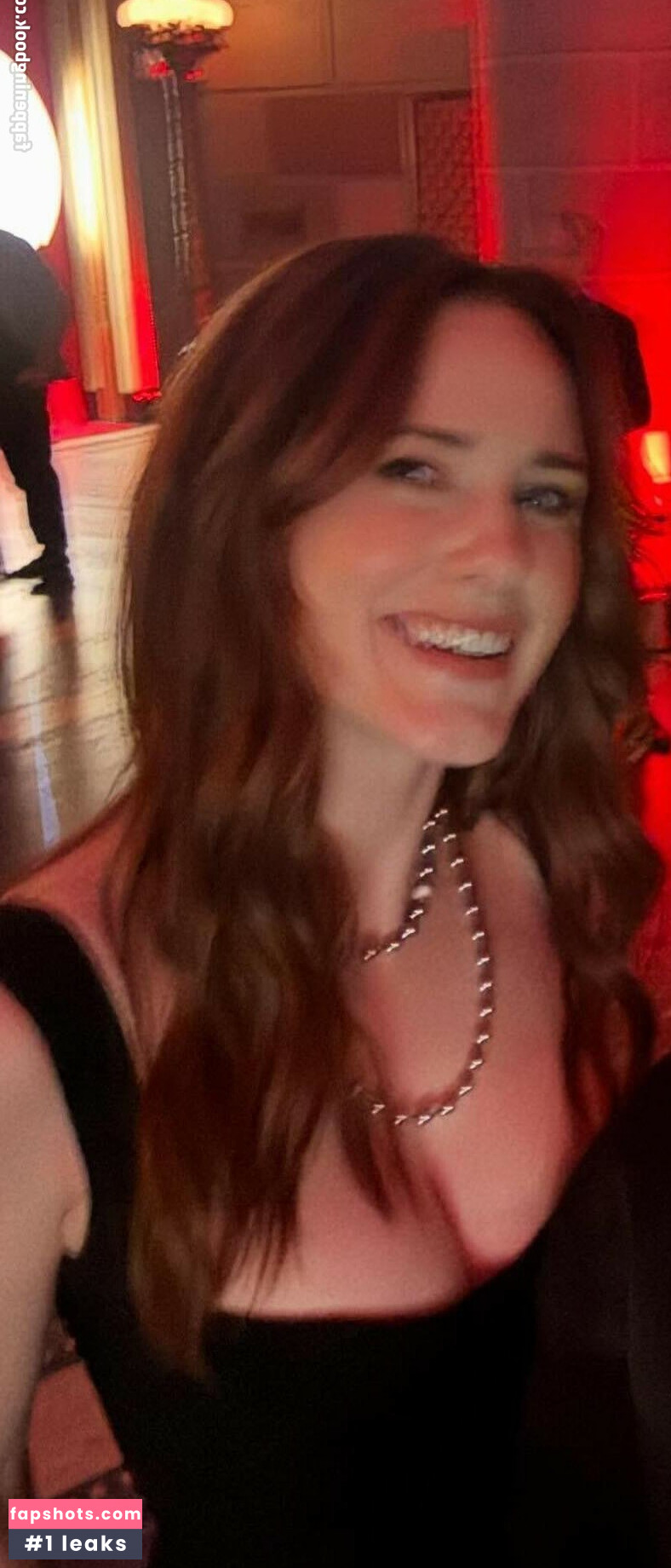 Rachel Brosnahan gallery photo #8