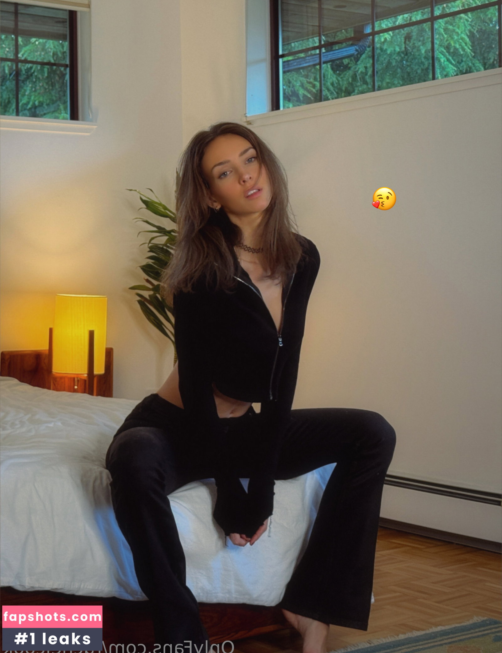 Rachel Cook gallery photo #2617