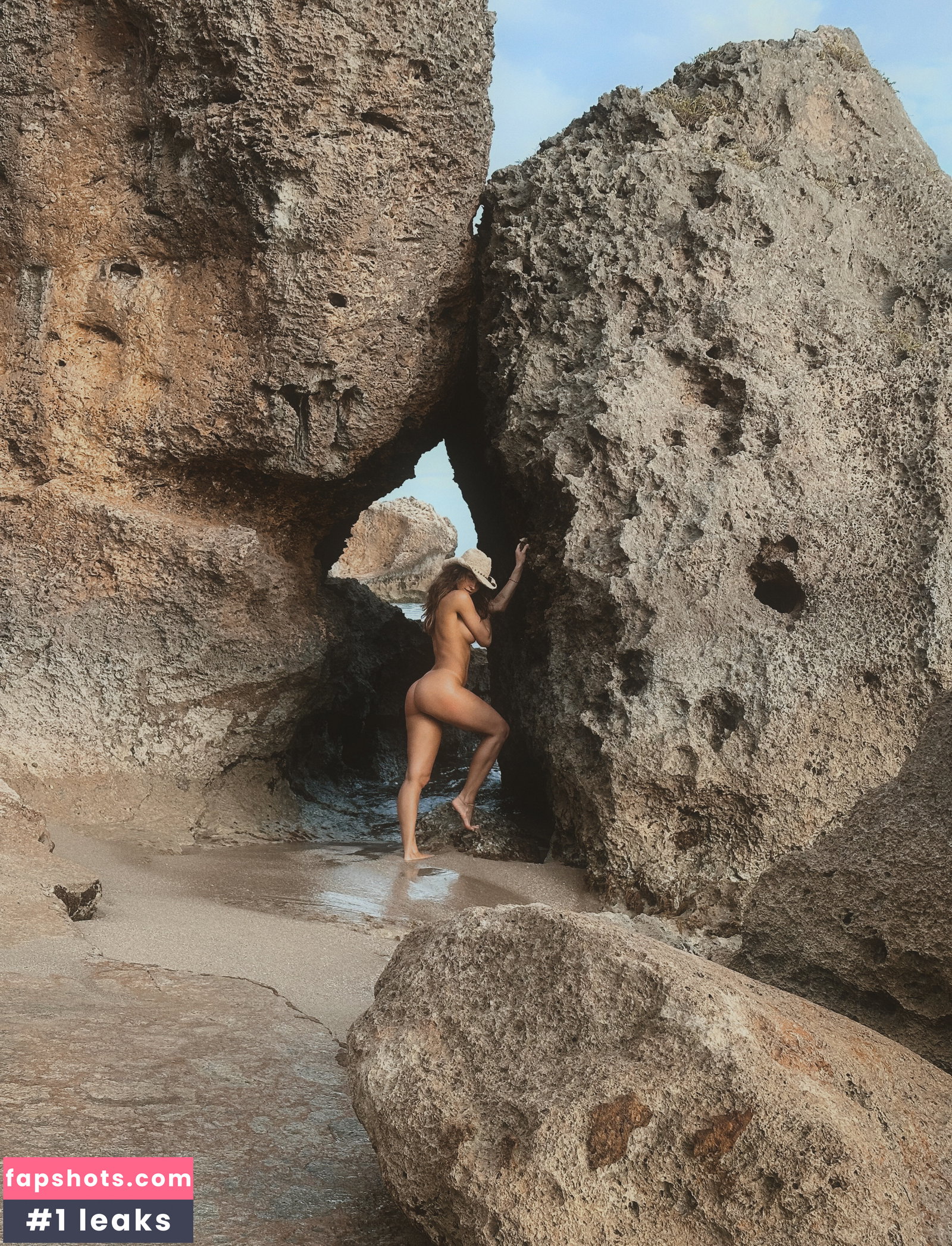 Rachel Cook gallery photo #2800