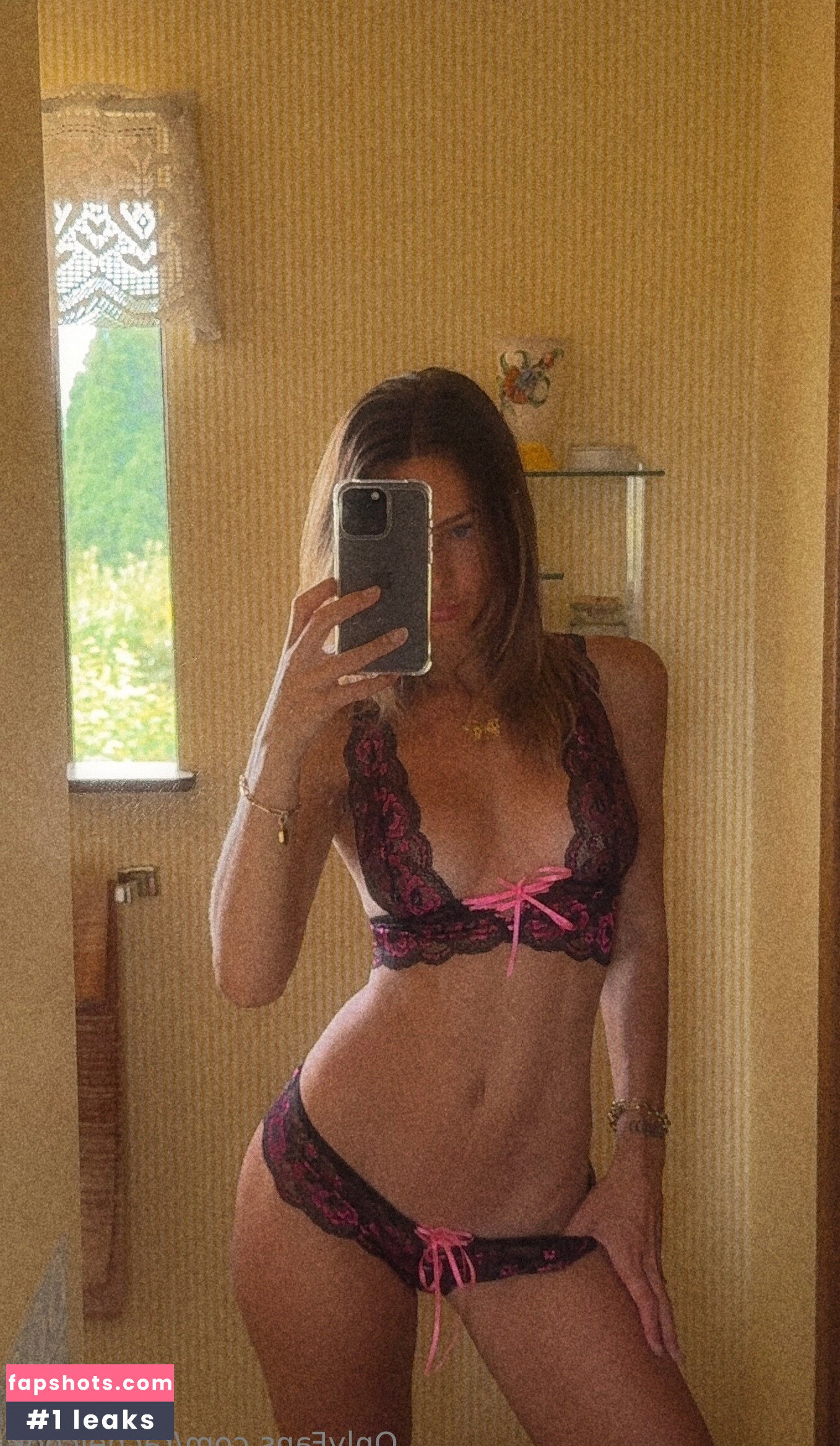 Rachel Cook gallery photo #5182