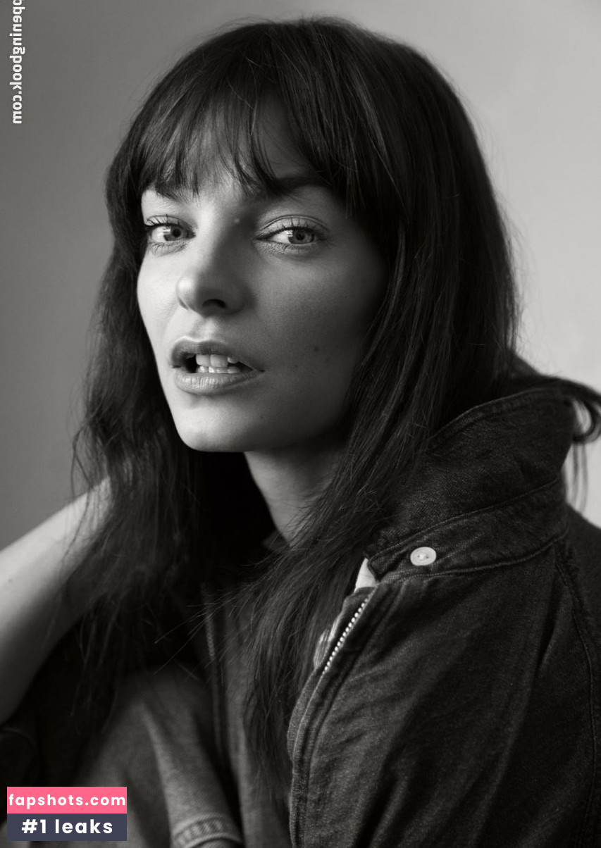 Rachel Joy nude babe gallery