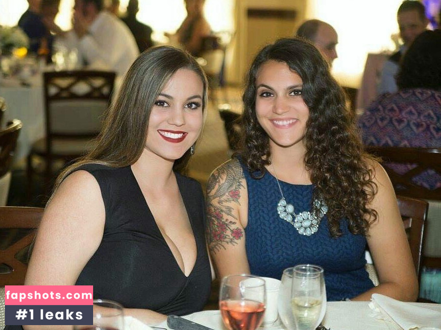 Rachel L gallery photo #2