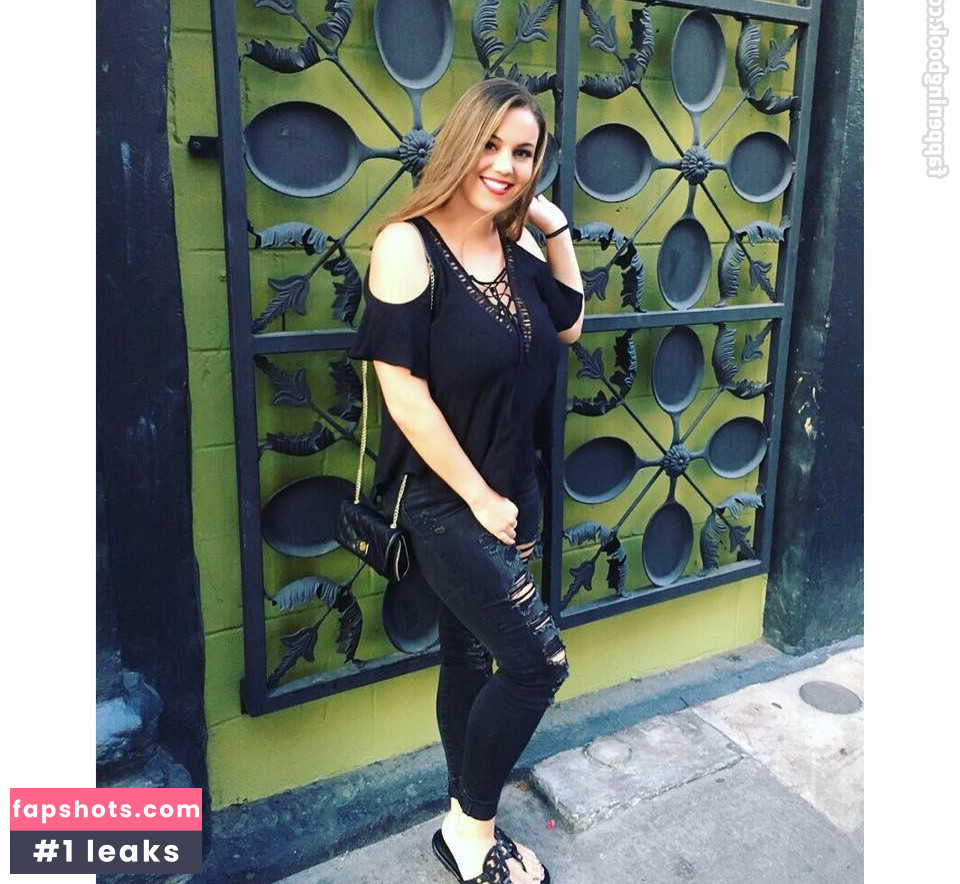 Rachel L gallery photo #12