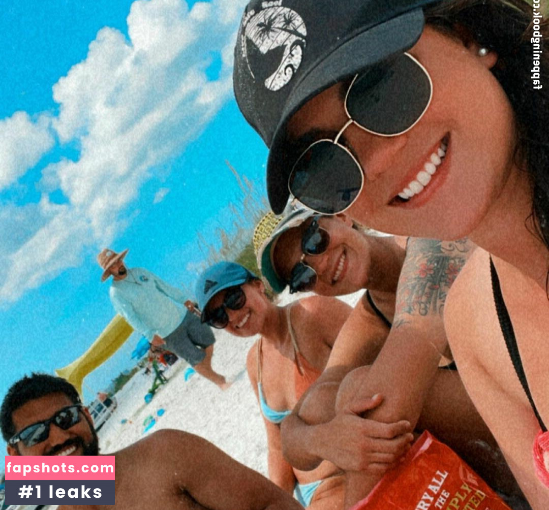 Rachel L gallery photo #13